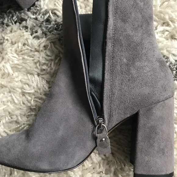 NEW Barneys New York Gray Ankle Booties Mismatched Size 5 & 6 womens Short Boots